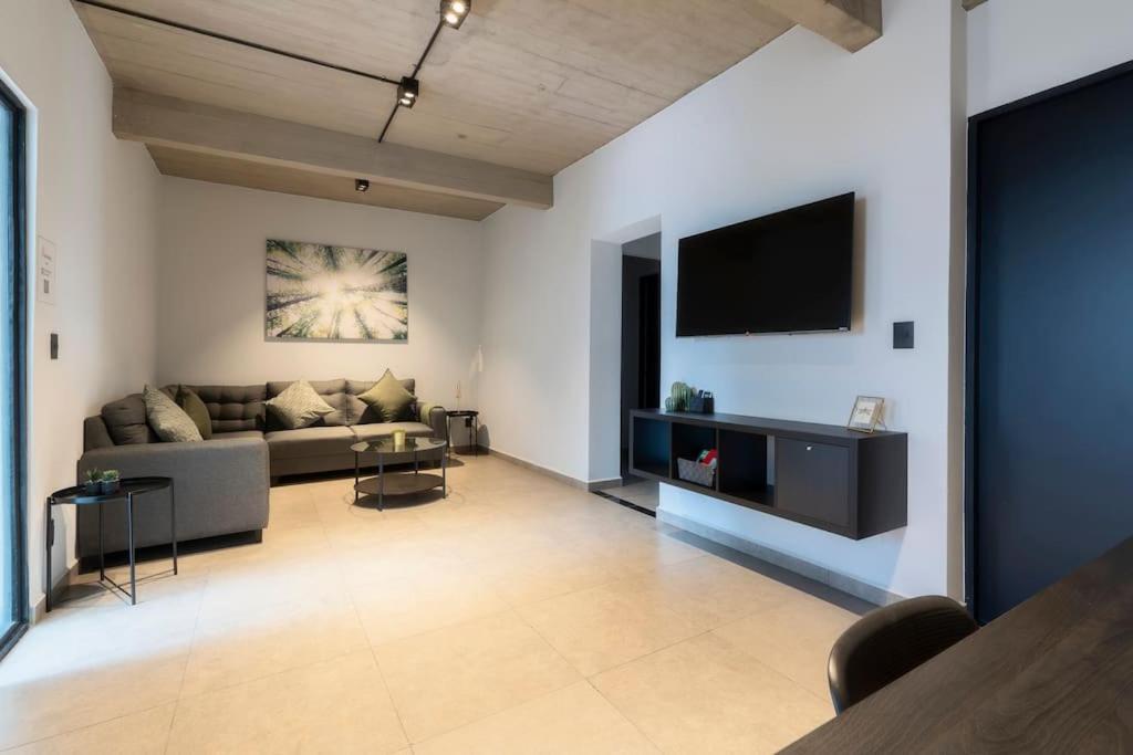 P602 Amazing Rooftop Views 3bdrom 2bath Fits 10 *
